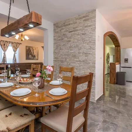 Vikendica Pet Friendly In *