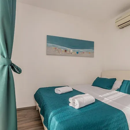 5 Bedroom In Ferienhaus *