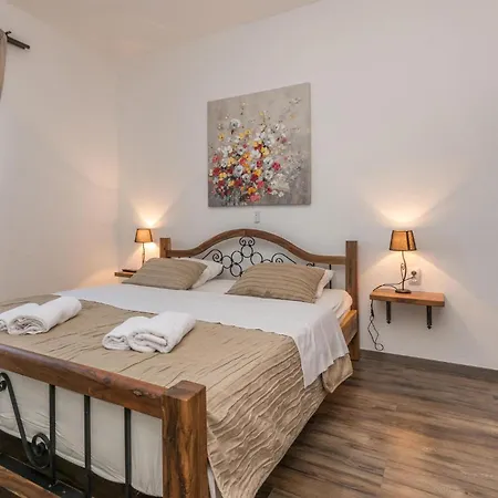 5 Bedroom In Ferienhaus *