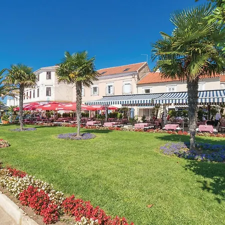 5 Bedroom In Ferienhaus Miranje