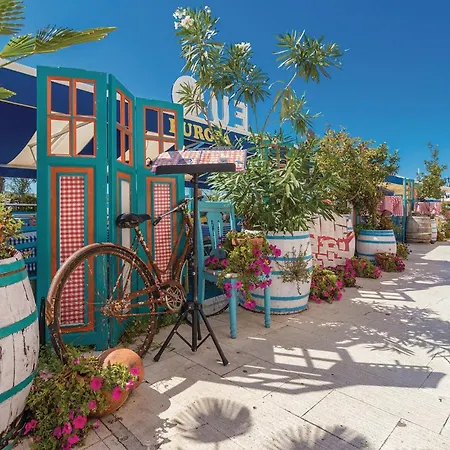 5 Bedroom In Miranje