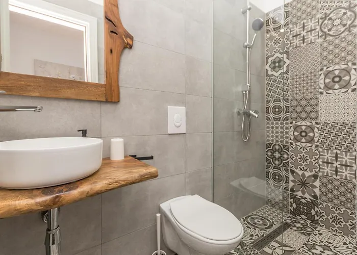 5 Bedroom In * Miranje