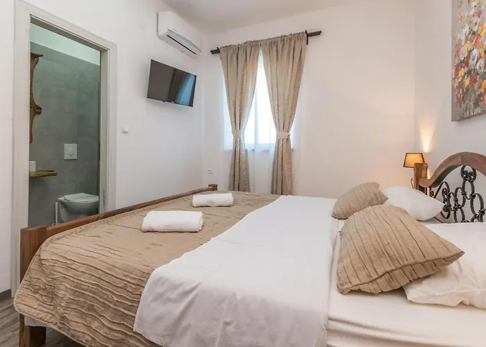 Vikendica 5 Bedroom In