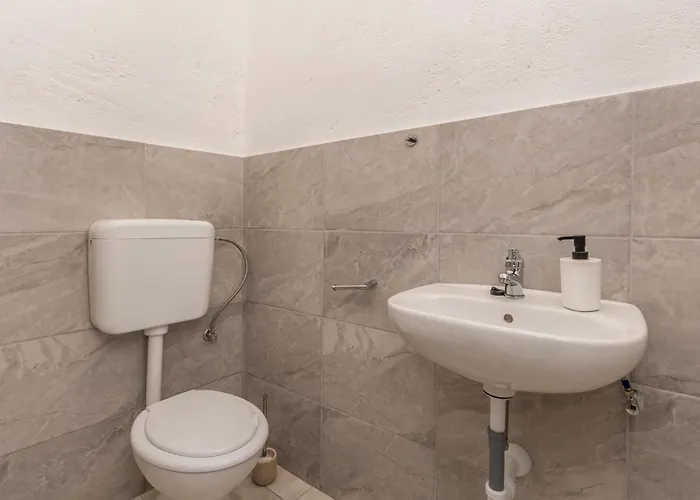 Vikendica 5 Bedroom In