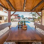 5 Bedroom In Miranje