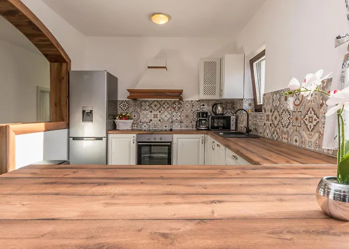 5 Bedroom In